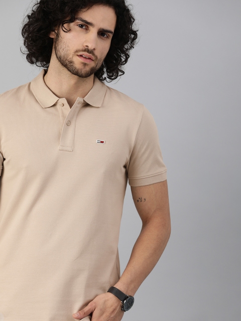 

Tommy Hilfiger Men Beige Solid Brand Logo Applique Detail Polo Collar T-shirt
