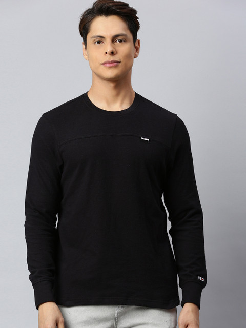

Tommy Hilfiger Men Black Solid Round Neck T-shirt