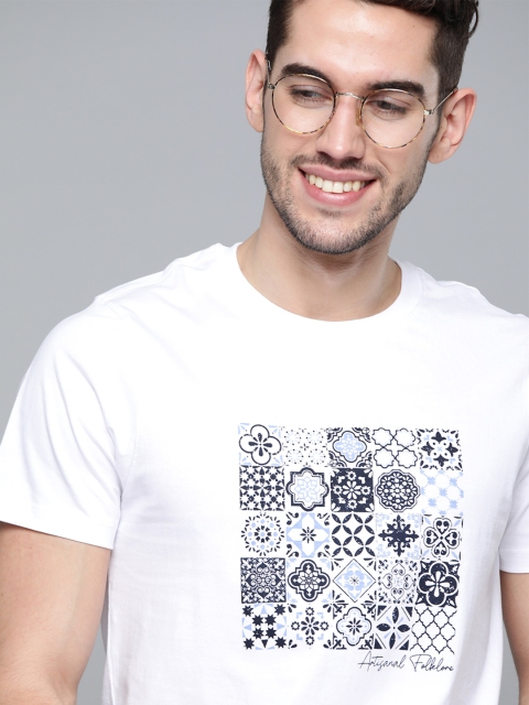 

Mast & Harbour Men White & Blue Pure Cotton Printed Round Neck T-shirt