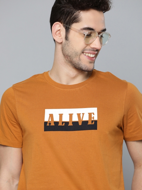 

Mast & Harbour Men Mustard Brown Printed Pure Cotton Round Neck T-shirt