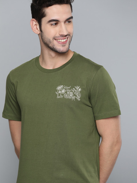 

Mast & Harbour Men Olive Green Pure Cotton Solid Round Neck T-shirt
