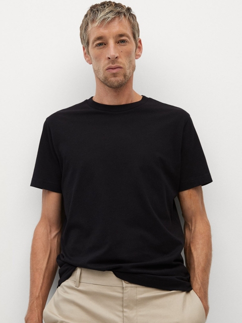 

MANGO MAN Men Black Organic Cotton Solid Round Neck T-shirt