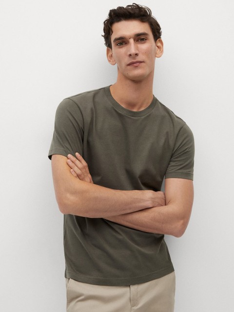

MANGO MAN Olive Green Organic Cotton Solid Round Neck T-shirt