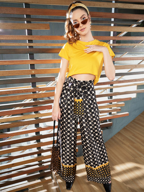 

MANGO Women Black & Cream-Coloured Regular Fit Printed Parallel Trousers