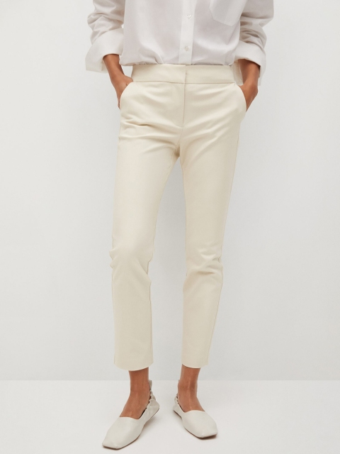 

MANGO Women Off-White Sustainable Slim Fit Solid Cropped Formal Trousers