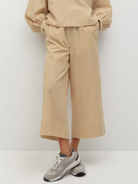 

MANGO Women Beige & White Sustainable Cotton Regular Gingham Cropped Parallel Trousers