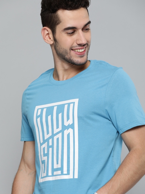 

Mast & Harbour Men Blue & White Pure Cotton Printed Round Neck T-shirt