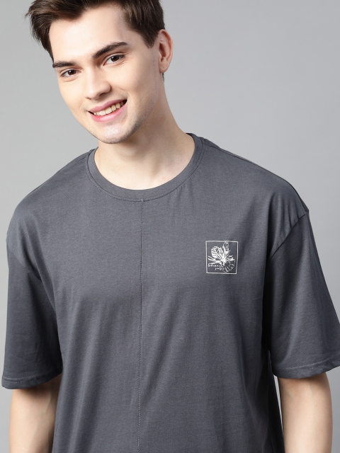 

Mast & Harbour Men Charcoal Grey Solid Handcrafted Sleeves Pure Cotton T-shirt