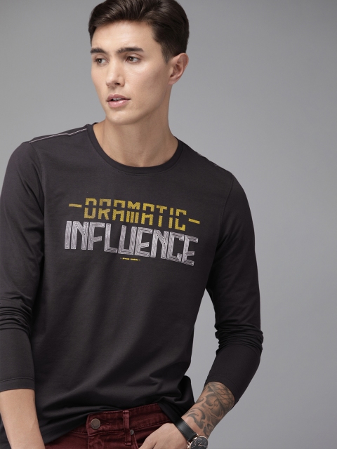 

SPYKAR Men Grey Printed Round Neck Pure Cotton T-shirt