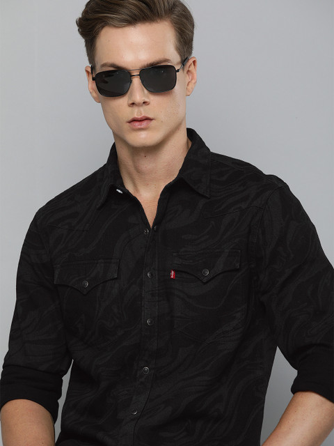 

Levis Men Black & Grey Slim Fit Printed Casual Shirt