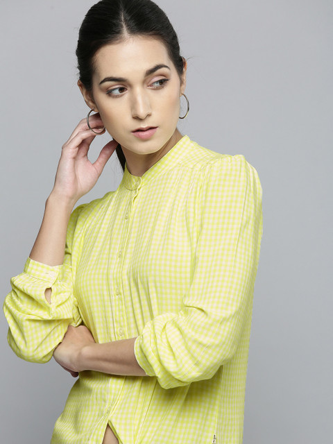 

Levis Women Yellow Checked Mandarin-Collar Casual Shirt