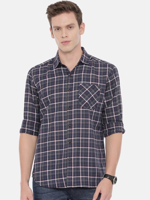 

William White Men Navy Blue & White Slim Fit Checked Casual Shirt