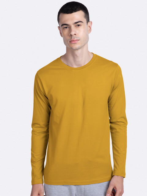 

Bewakoof Men Mustard Solid Round Neck T-shirt