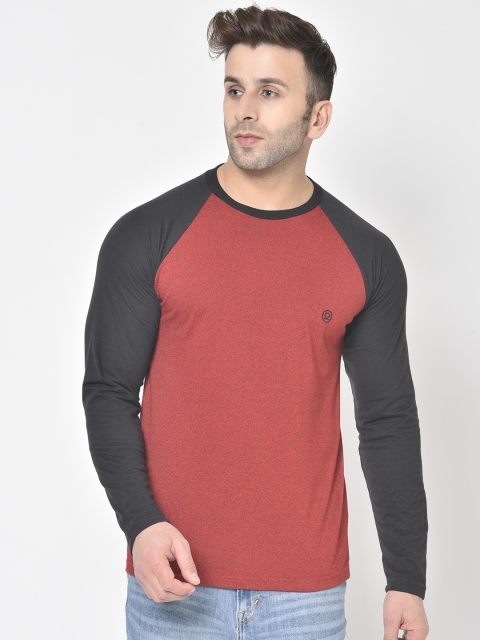 

Chkokko Men Red Colourblocked Round Neck T-shirt