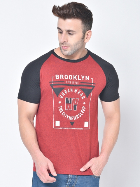 

Chkokko Men Maroon Printed Round Neck T-shirt