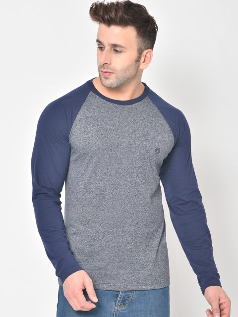 

Chkokko Men Grey Solid Round Neck T-shirt