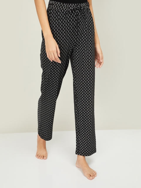 

Ginger by Lifestyle Women Black & White Printed Lounge Pant