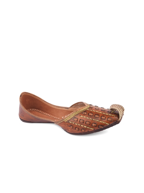 

DESI COLOUR Women Brown Solid Leather Mojaris