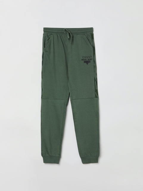 

max Boys Green Solid Straight-Fit Joggers