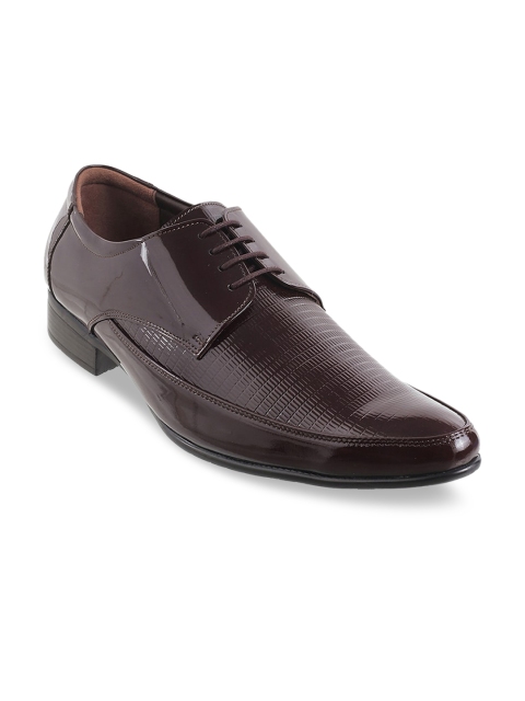 

Metro Men Maroon Textured Leather Formal Derbys