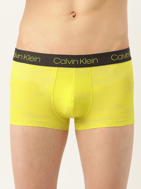 

Calvin Klein Underwear Men Yellow AIR FX Tech Micro Low Rise Print Trunks NB2805KDT