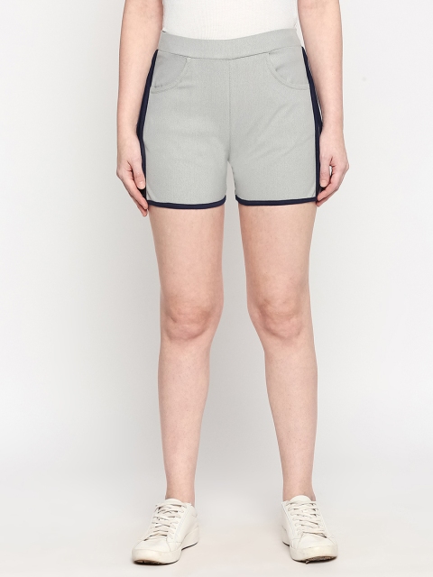 

inocenCia Women Grey Solid Regular Fit Regular Cotton Shorts
