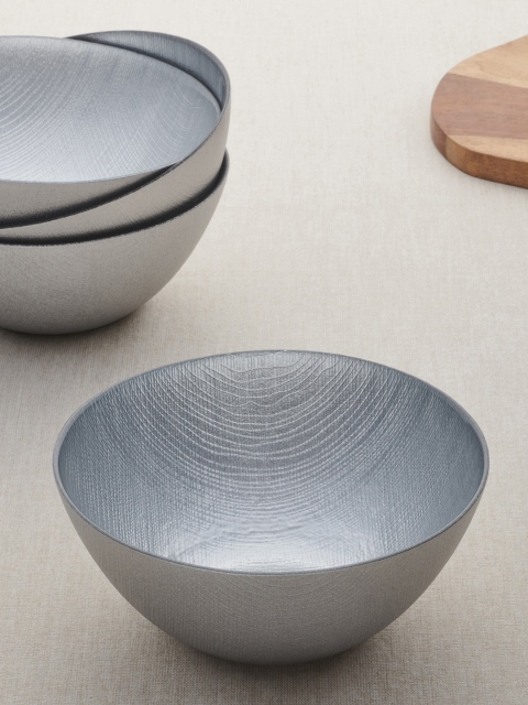 

Pure Home and Living Silver-Toned Set