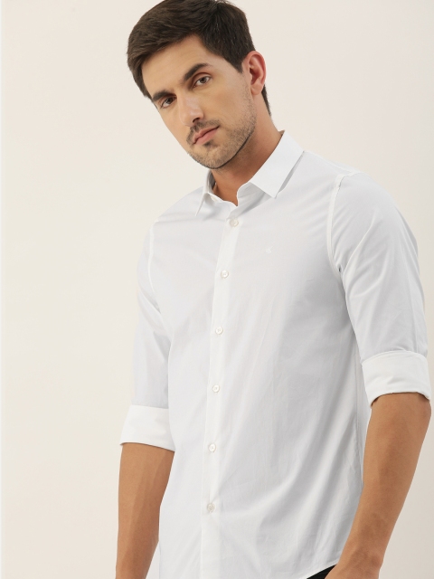 

Calvin Klein Jeans Men White Slim Fit Solid Semiformal Shirt