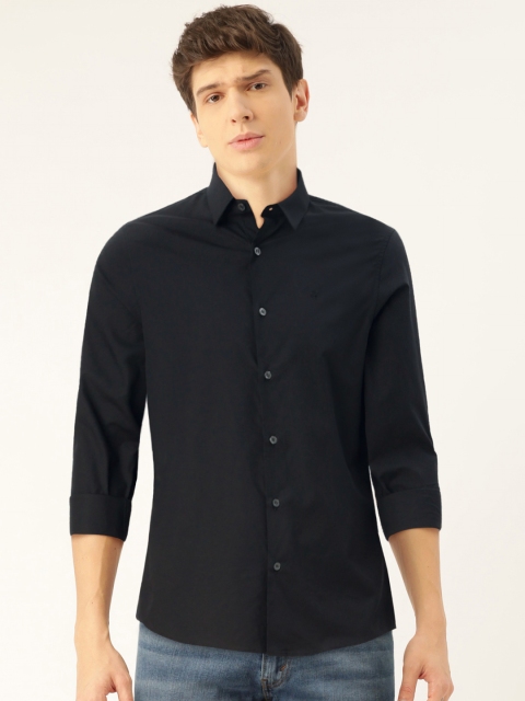 

Calvin Klein Jeans Men Black Slim Fit Solid Semiformal Shirt