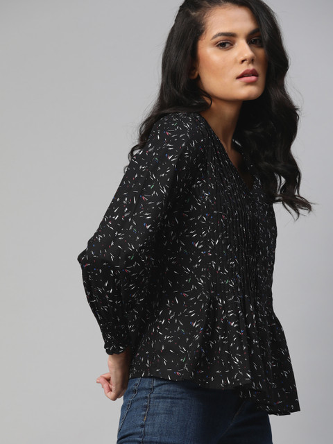 

The Roadster Lifestyle Co Black & White Geometric Pure Cotton Pintucks Puff Sleeve A-Line Top