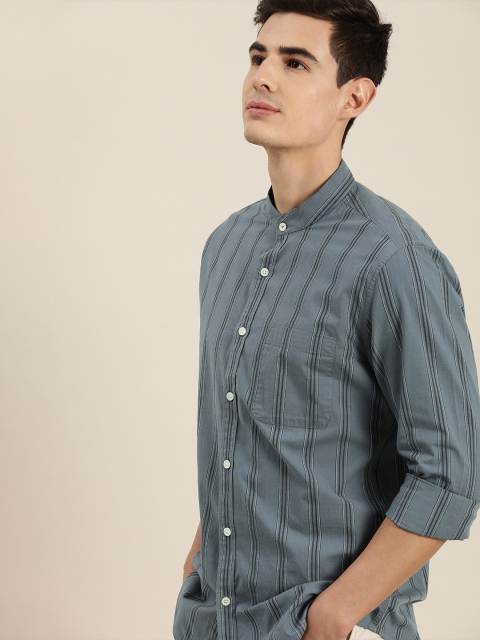 

INVICTUS Men Grey Regular Fit Striped Casual Shirt
