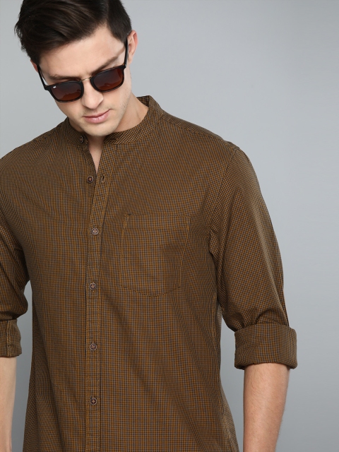 

Harvard Men Brown & Black Regular Fit Checked Casual Shirt