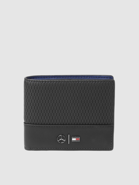 

Tommy Hilfiger Men Black Textured Leather Two Fold Wallet