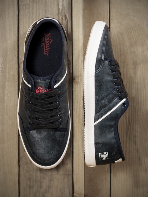 

Roadster Men Navy Sneakers, Navy blue
