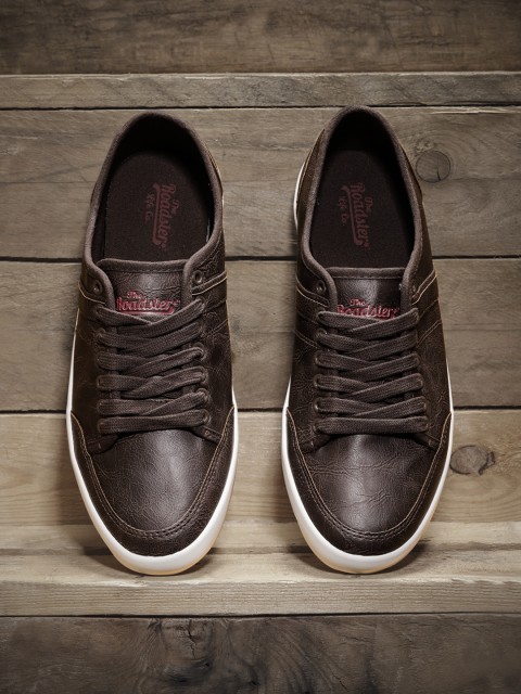 

Roadster Men Brown Sneakers
