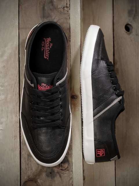 

Roadster Men Black Sneakers