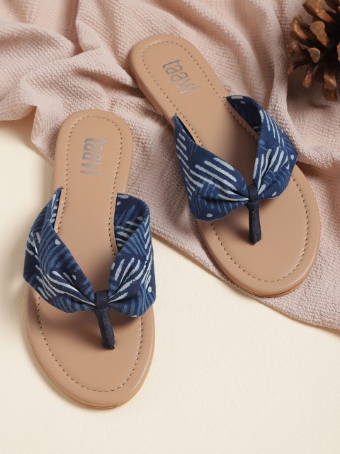 

Taavi Women Navy Blue & Off-White Striped Chevron Print Handcrafted Open Toe Flats
