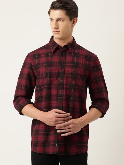 

Calvin Klein Jeans Men Red & Navy Blue Relaxed Fit Checked Casual Shirt