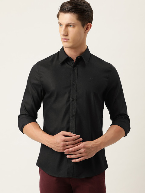 

Calvin Klein Jeans Men Black Slim Fit Self Design Casual Shirt