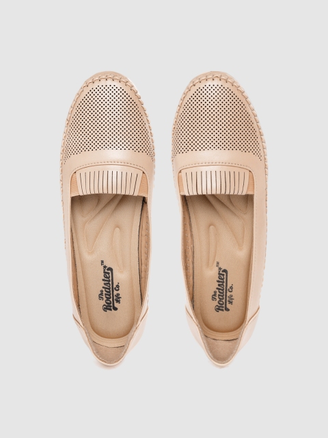 

Roadster Women Cream-Coloured Perforated Ballerinas