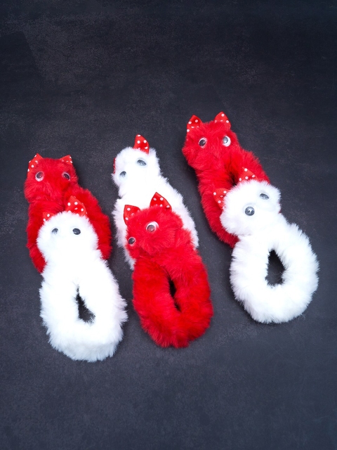 

Golden Peacock Girls Set of 6 Red & White Kitty Fur Fluffy Style Ponytail Holders