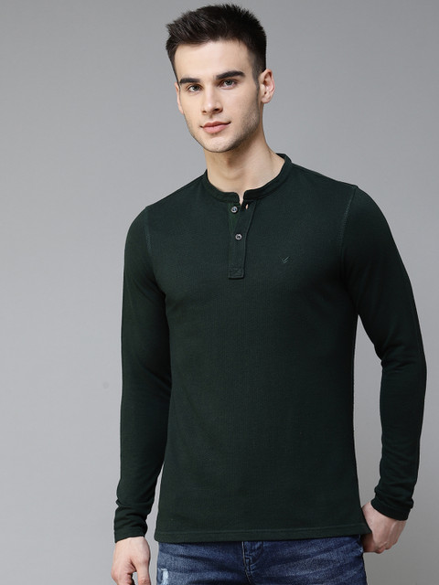 

Blackberrys Men Green Pure Cotton Solid Henley Neck T-shirt