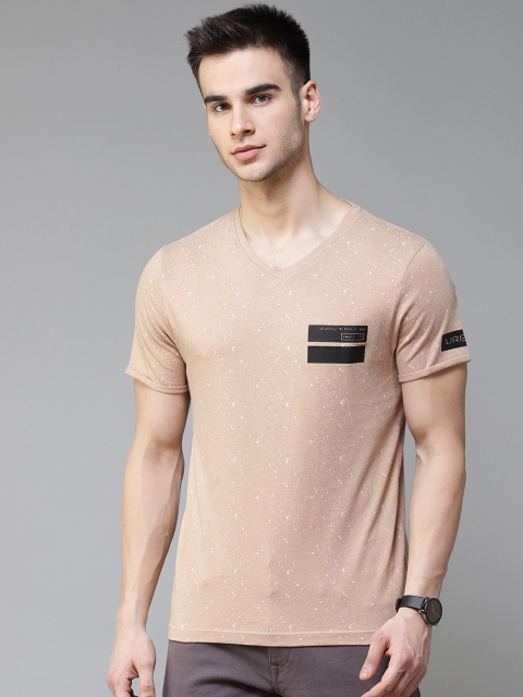 

Blackberrys Men Beige Printed Pure Cotton Slim Fit V-Neck T-shirt