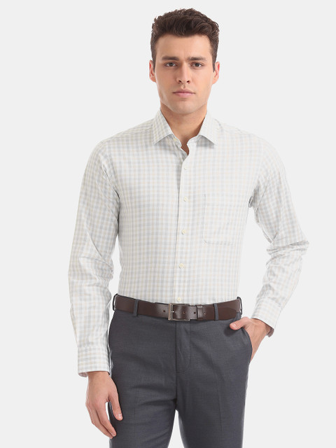 

Arrow Men Off-White & Beige Regular Fit Checked Formal Shirt