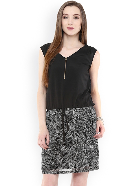 

Zima Leto Black & White Printed Blouson Dress