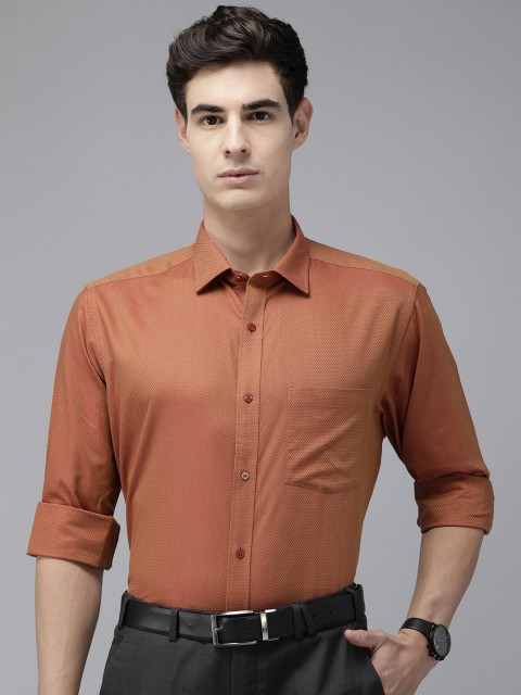 

Park Avenue Men Red & Beige Regular Fit Self Design Pure Cotton Casual Shirt