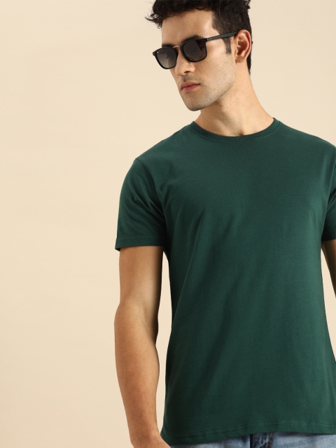 

Bewakoof Men Green Solid Round Neck Pure Cotton T-shirt