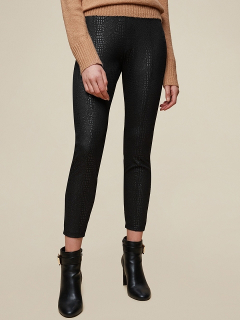 

DOROTHY PERKINS Women Black Self-Design Treggings