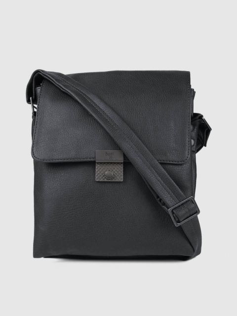 

Baggit Men Blue Solid WEDDY Messenger Bag