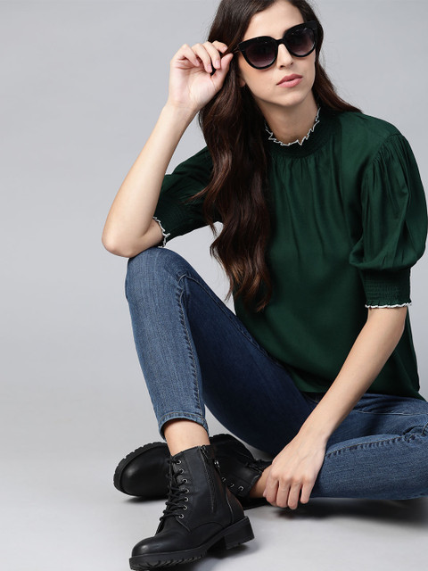 

The Roadster Lifestyle Co Green Solid Relaxed Fit Puff Sleeve Smocked Neck Top